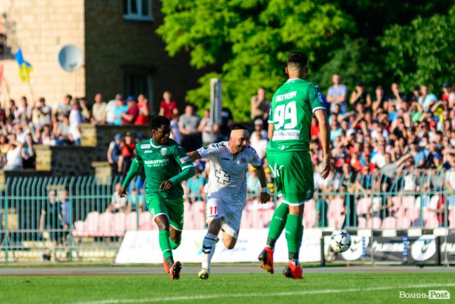 «Волинь» – «Карпати»: великий фотозвіт із нашумілого матчу