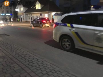 У місті на Волині мінівен збив пішохода та втік. ВІДЕО