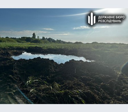 Пілот вчасно катапультувався: ДБР розпочало розслідування аварії винищувача біля Луцька