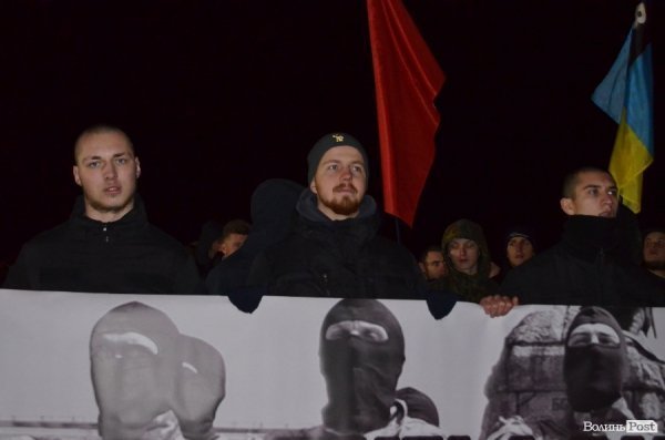 «На деревах замість листя розіпнем сепаратиста», - Марш у Луцьку. ФОТО. ВІДЕО