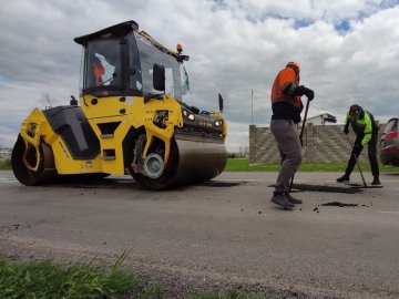 В Луцькому районі лагодять ділянку дороги обласного значення