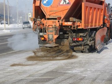 Від сьогодні у Луцьку вночі чергуватимуть «солерозкидачі». ВІДЕО