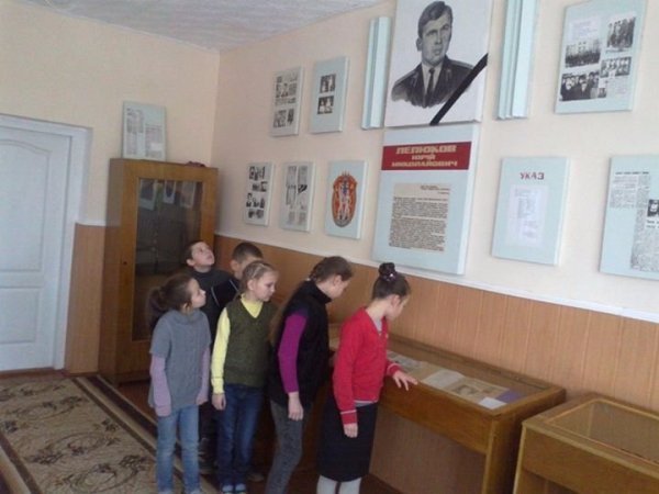 В Іваничах вшанували вчительський подвиг, ціною в життя. ФОТО