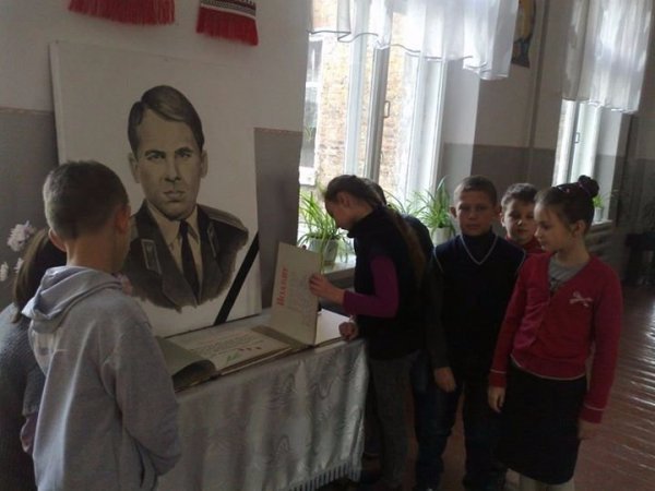 В Іваничах вшанували вчительський подвиг, ціною в життя. ФОТО