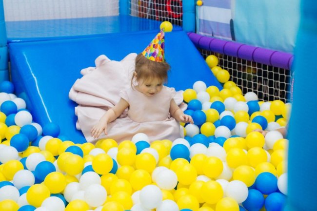 Лабіринт, художня школа, банкетний зал: що працює в дитячому розважальному комплексі у «Промені»*