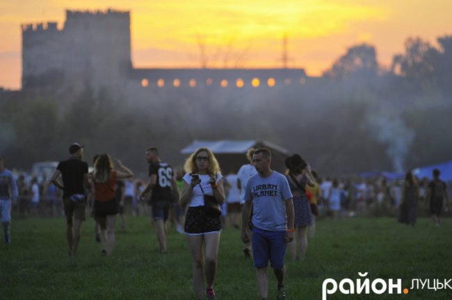 Красивий захід сонця на «Бандерштаті». ФОТО
