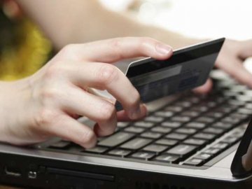 Волинянина, який хотів придбати талони на бензин, «розвели» шахраї