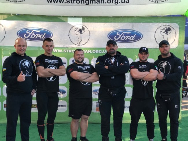 Волинські стронгмени дебютували на національних змаганнях. ФОТО