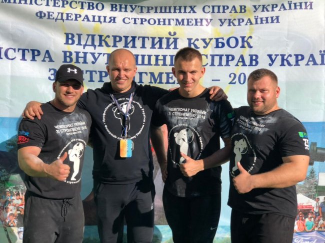 Волинські стронгмени дебютували на національних змаганнях. ФОТО