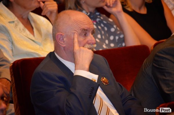 СНУ імені Лесі Українки привітали із 75-річчям. ФОТО