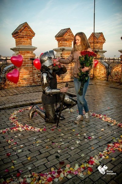 Романтичний Луцьк: пропозиція на вежі замку Любарта. ФОТО