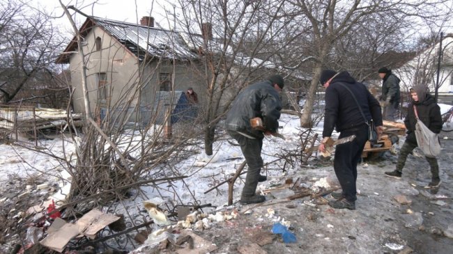 ДТП із вантажівкою та потягом на Рівненщині: що кажуть очевидці та в якому стані водії. ФОТО.ВІДЕО