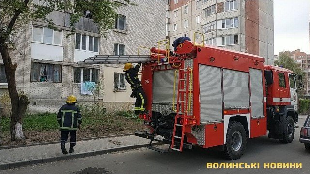 П'яний лучанин розігрівав їжу і підпалив квартиру. ФОТО