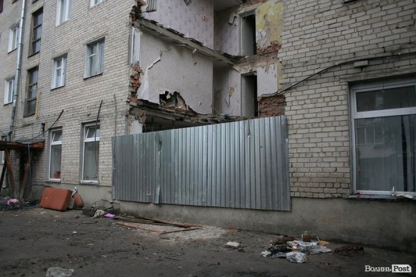 «Боялася ночувати, а дітей взагалі в квартиру не пустила», - жителька обваленого будинку 