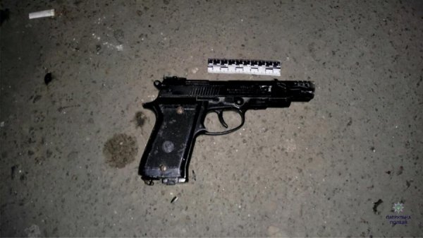 У Луцьку чоловік стріляв із пневмата по будинках