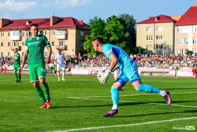 «Волинь» – «Карпати»: великий фотозвіт із нашумілого матчу