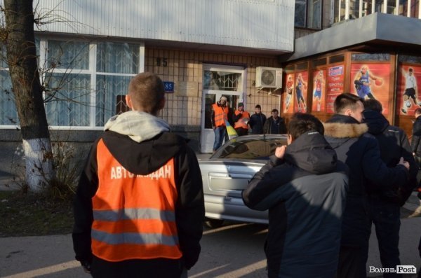 Автомайдан навідався до волинських нардепів. ФОТО. ВІДЕО