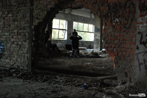 драма для дорослих «Метро»