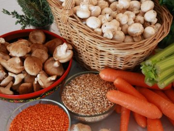 Харчування в піст: що радять їсти дієтологи