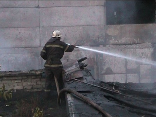 На Рівненщині горів деревообробний комбінат. ФОТО