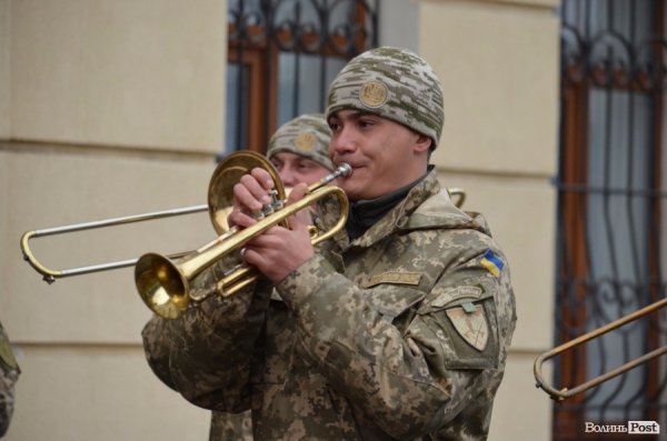 «Схід і Захід разом!»: до Луцька приїхав «Потяг єднання»