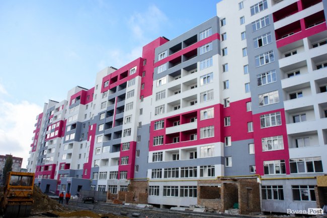 У Луцьку продовжує «рости» яскравий ЖК «Caramel Residence». ФОТО*