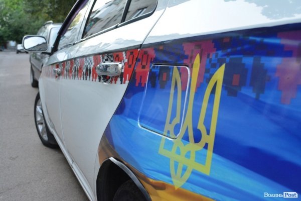 На вулицях Луцька – патріотичне таксі. ФОТО