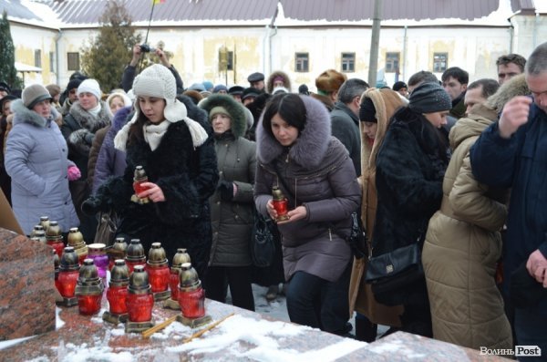У Луцьку вшанували євромайданівців, убитих в Києві. ФОТО