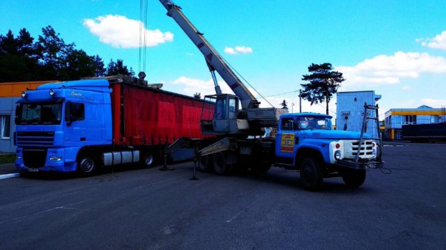 На «Ягодині» виявили автомобіль з вмонтованим в підлогу складом цигарок. ФОТО