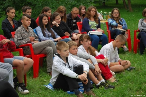 Як лучан у парку навчали історії. ФОТО