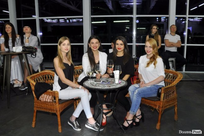 Свято краси і моди: як мийку в Луцьку перетворили на модний подіум