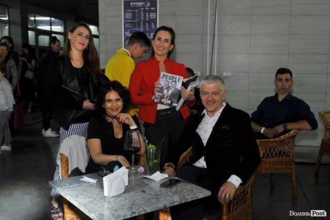 Свято краси і моди: як мийку в Луцьку перетворили на модний подіум