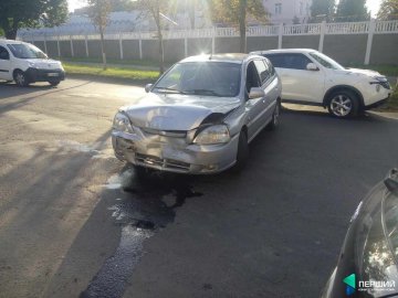 Аварія в Луцьку: на перехресті зіткнулися два автомобілі