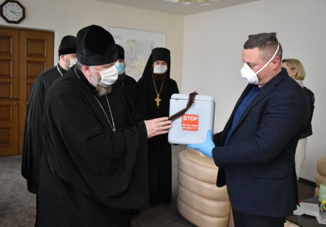 Погуляйко зустрівся із священниками УПЦ (МП), які передали допомогу від нардепа Новинського