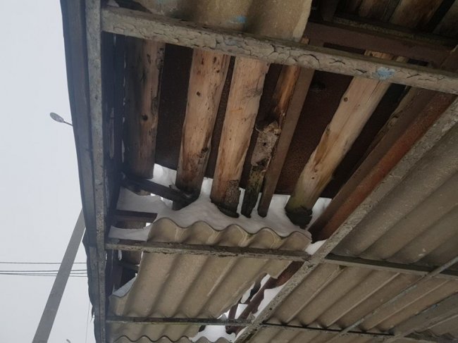 У Луцьку демонтували зупинку, а нову пообіцяли встановити до кінця року. ВІДЕО