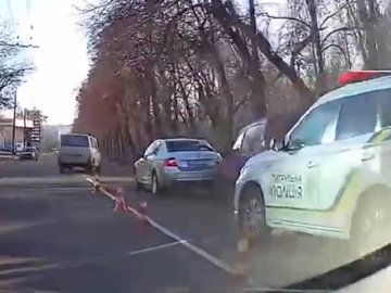 У Луцьку зіткнулися Skoda  та Peugeot. ВІДЕО