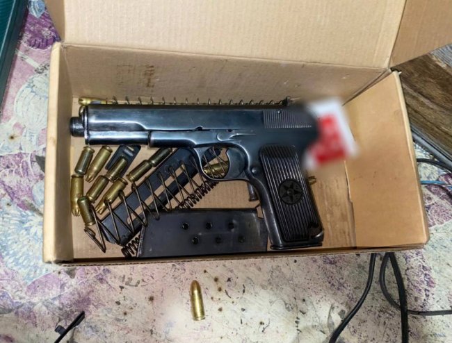 Волинські правоохоронці затримали торговця зброєю. ФОТО