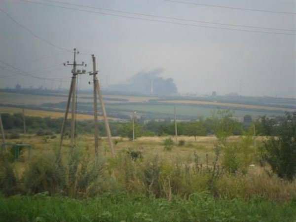 На Луганщині горить нафтопереробний завод. ФОТО. ВІДЕО