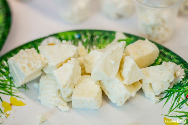 Акцент – на натуральності: у Луцьку презентували сир від «УгринівМолоко»*