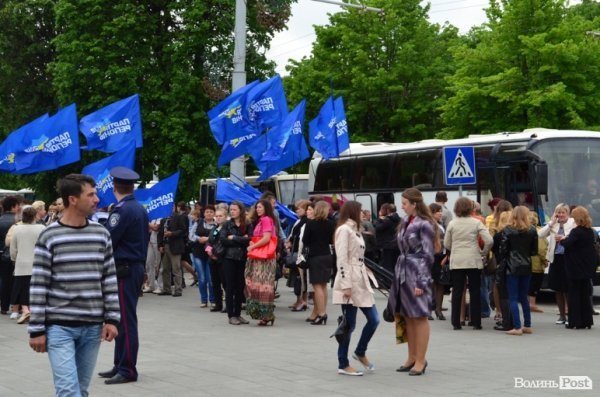 Антифашистська акція Партії регіонів у Луцьку. ФОТО