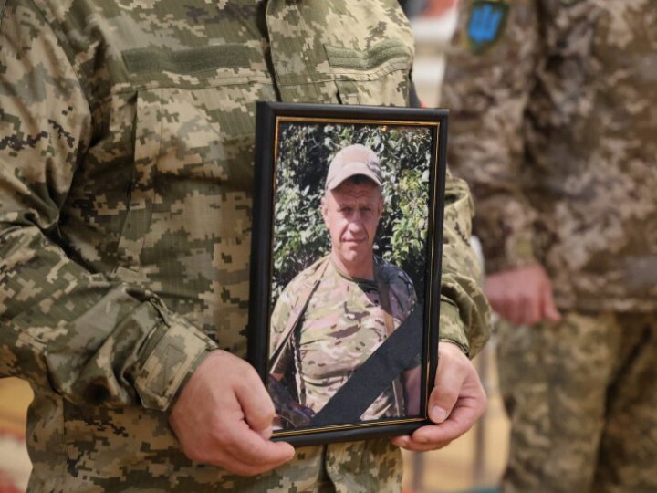 Луцьк - у скорботі: в останню дорогу провели Героя Володимира Чижука