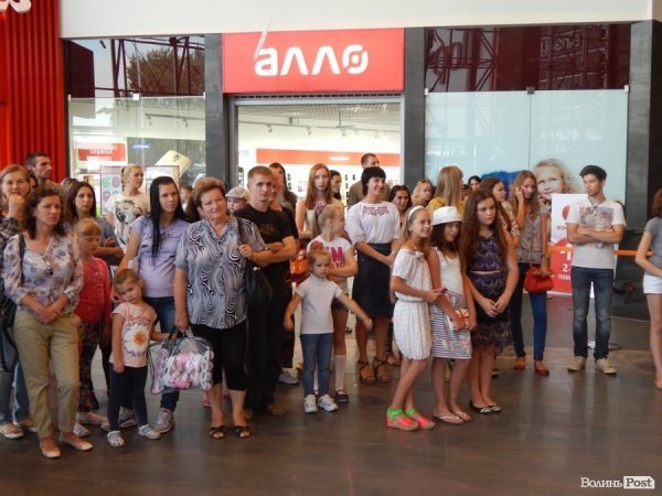 У Луцьку Андре Тан презентував нову колекцію одягу. ФОТО