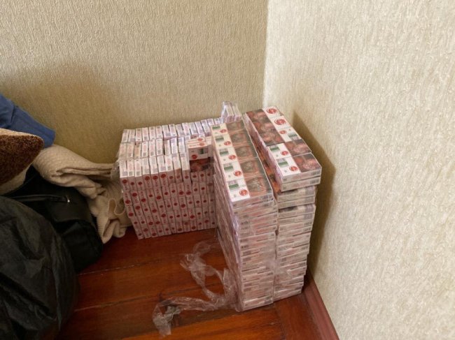 На Волині викрили схему незаконного експорту цигарок. ФОТО