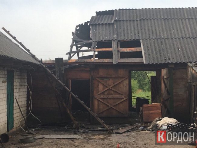 На Волині майже одночасно горіло дві будівлі. ФОТО