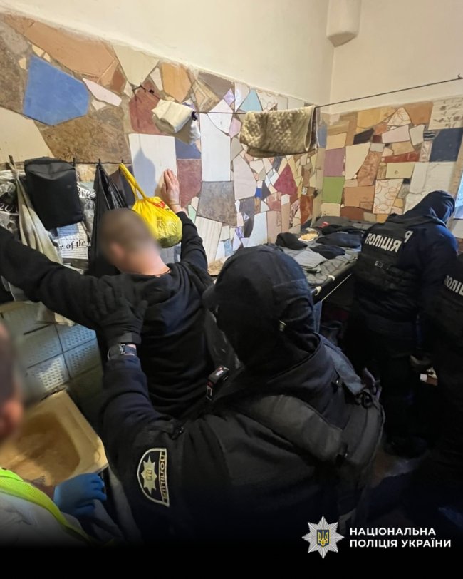 На Волині ув'язнений та його спільники маскували наркотики у цукерки