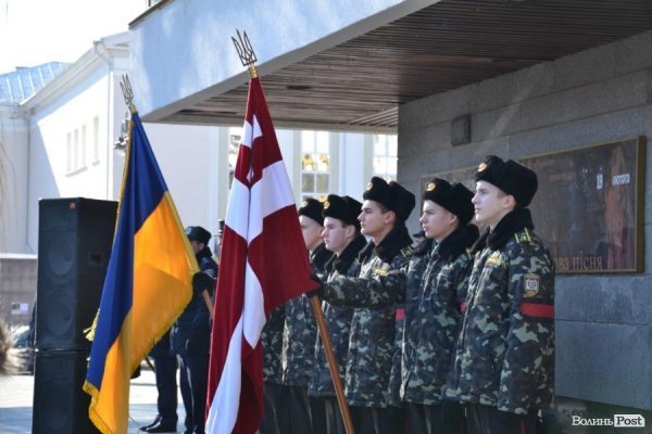 У Луцьку попрощалися із загиблим  бійцем 51-ої бригади. ФОТО