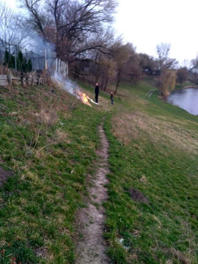 За спалювання трави волинянин заплатить понад 3000 гривень. ФОТО