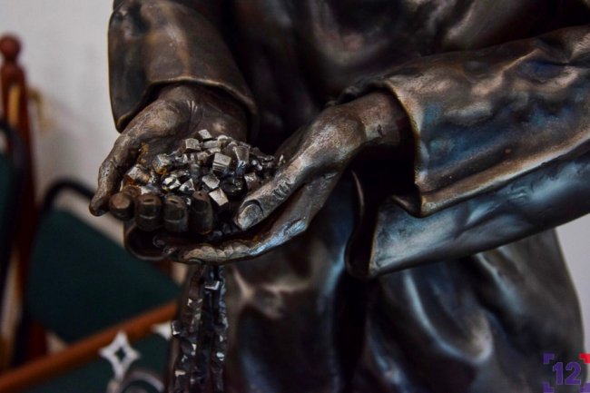 Коваль з Рівненщини виготовив залізного дракона з «Гри престолів». ФОТО