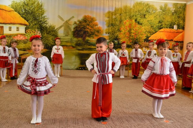 Луцькі дошкільнята перевтілились у козаків. ФОТО