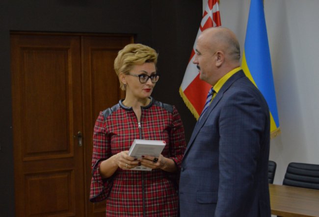 Голову Луцького міськрайонного суду урочисто провели у відставку. ФОТО